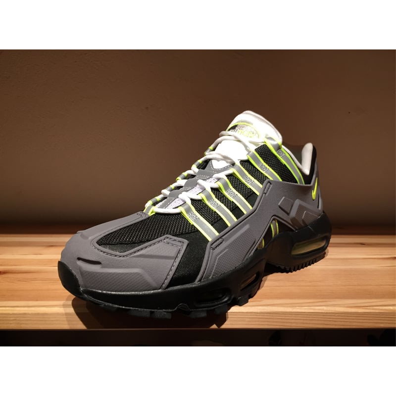 靴 NIKE AIRMAX95 NDSTRKT US10 NIKE AIR MAX 95 NDSTRKT ナイキ エア マックス イン