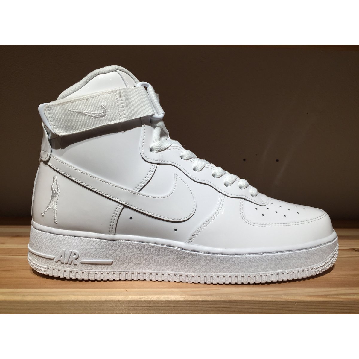 NIKE AIR FORCE 1 HIGH RETRO QS | 9H9H NAHANAHA