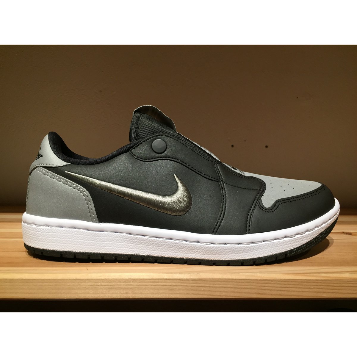 Nike Air Jordan 1 Retro Low Slip (W) ジョーダンスリッポン NIKE WMNS AIR JORDAN 1 LOW SLIP SE | 9H9H NAHANAHA
