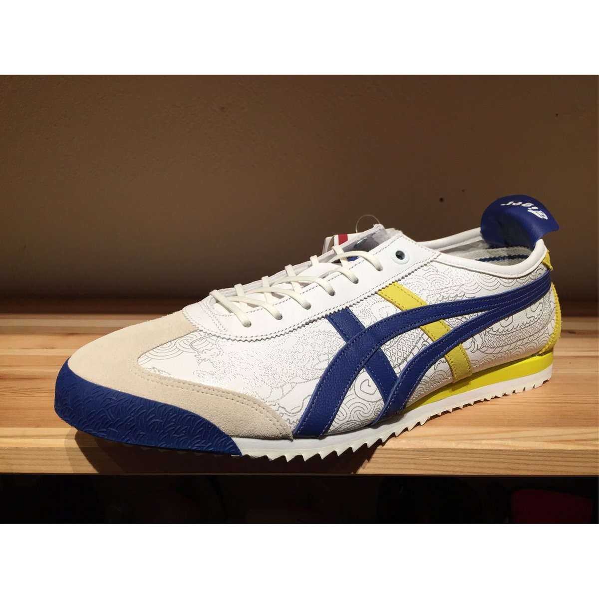 ☆世界5000足限定・STREET FIGHTERコラボ - ONITSUKA TIGER M...