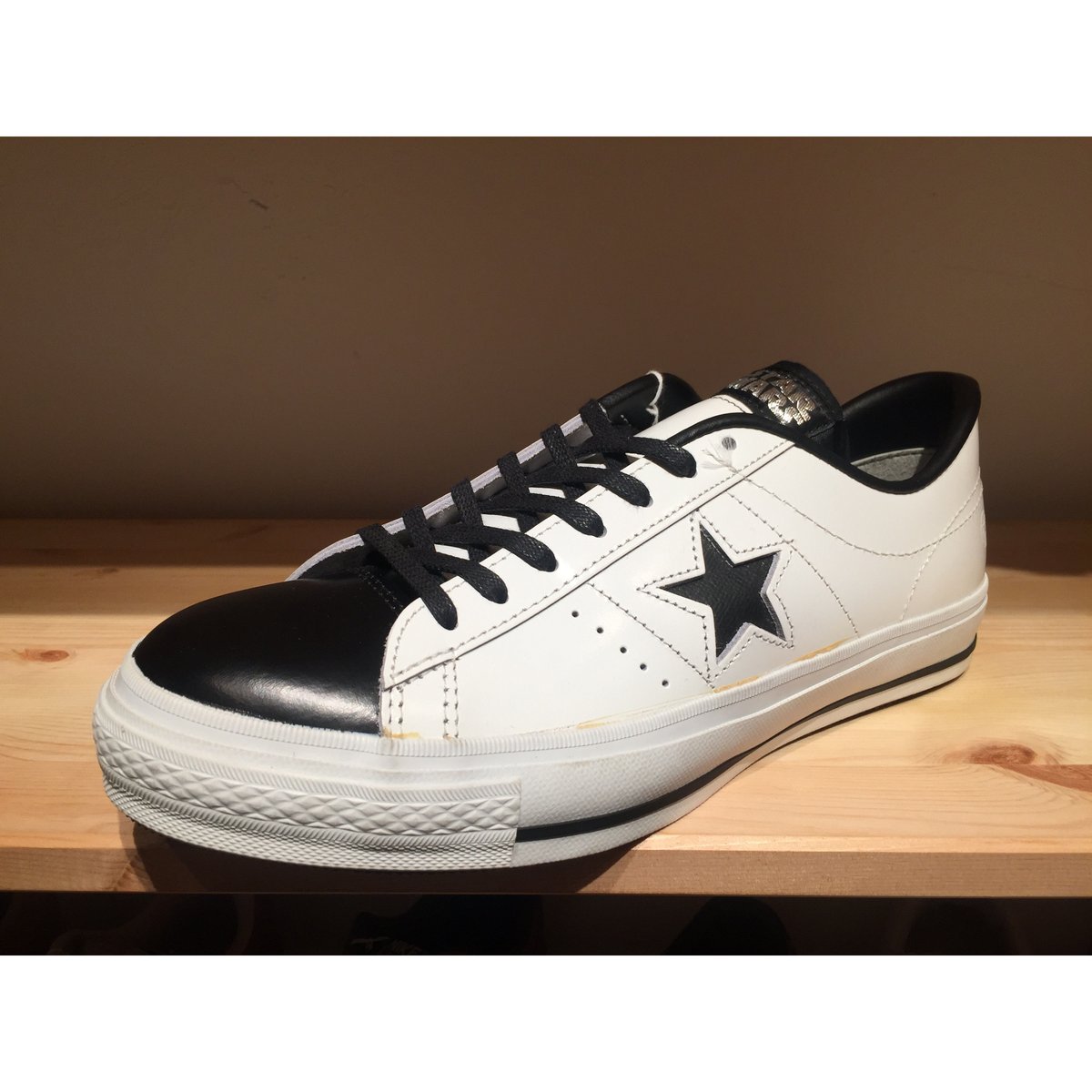 箱あり★Switfish×STAR WARS コラボ スニーカー　BB-8モデル fit=scale-down,w=1200