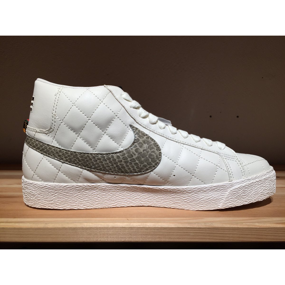 ☆SUPREMEコラボ - NIKE BLAZER SB SUPREME | 9H9H NAH ☆SUPREMEコラボ - NIKE BLAZER SB SUPREME | 9H9H NAH