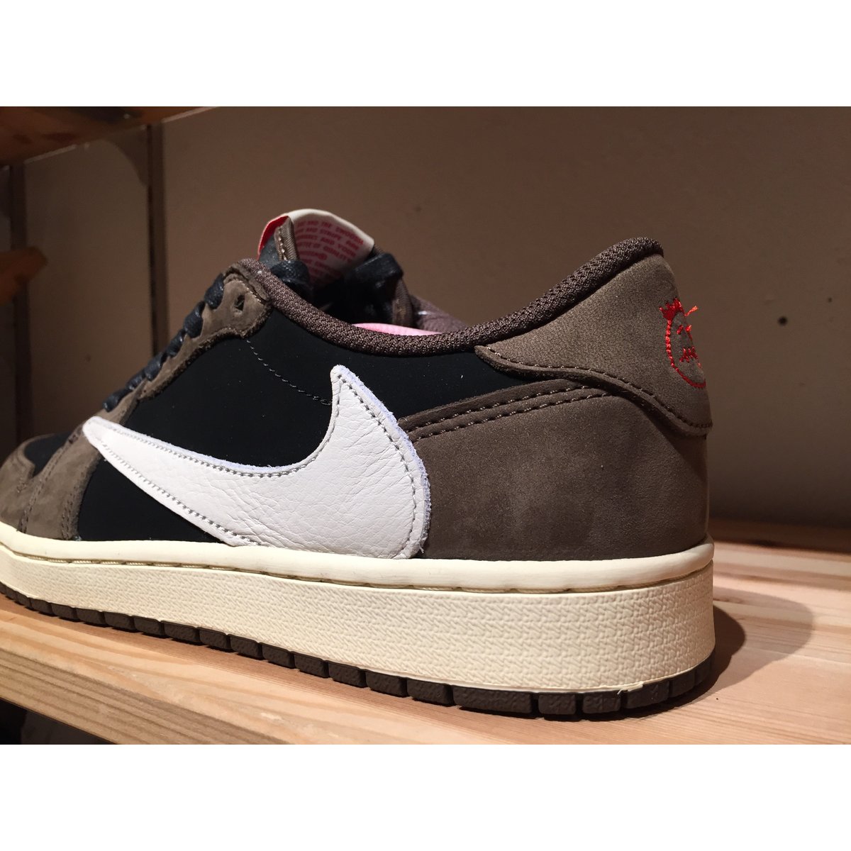 NIKE エアジョーダン 1 LOW OG SP Travis Scottコラボ NIKE AIR JORDAN 1 LOW OG SP-T TRAVIS SCOTT エアジョーダン 1