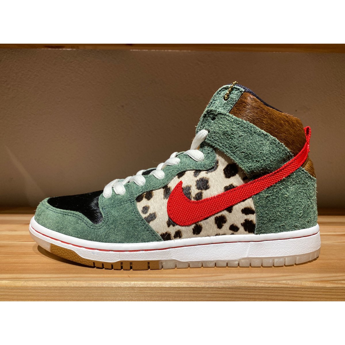 ☆WALK THE DOG・DOG WALKER - NIKE SB DUNK HIGH PRO QS