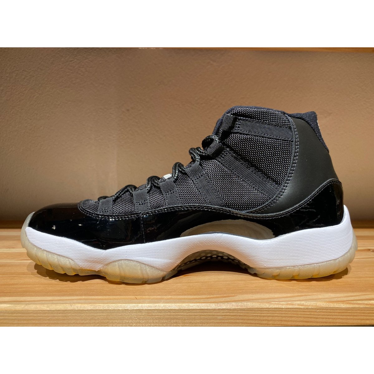 Air jordan 11 space jam 2009 deals