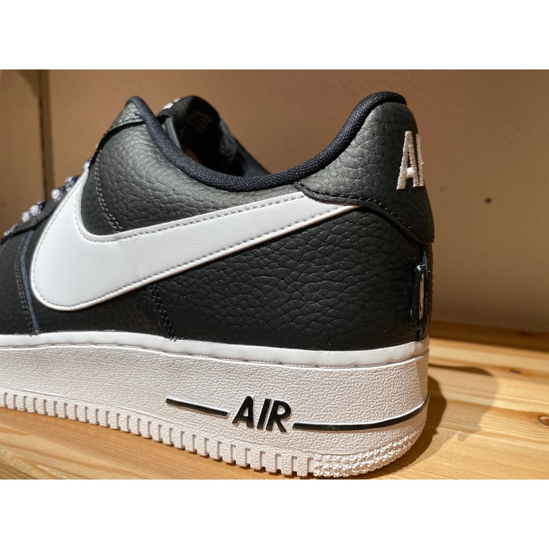 ナイキスニーカー AIR FORCE 1 07 LV8 NBA ブラック 黒