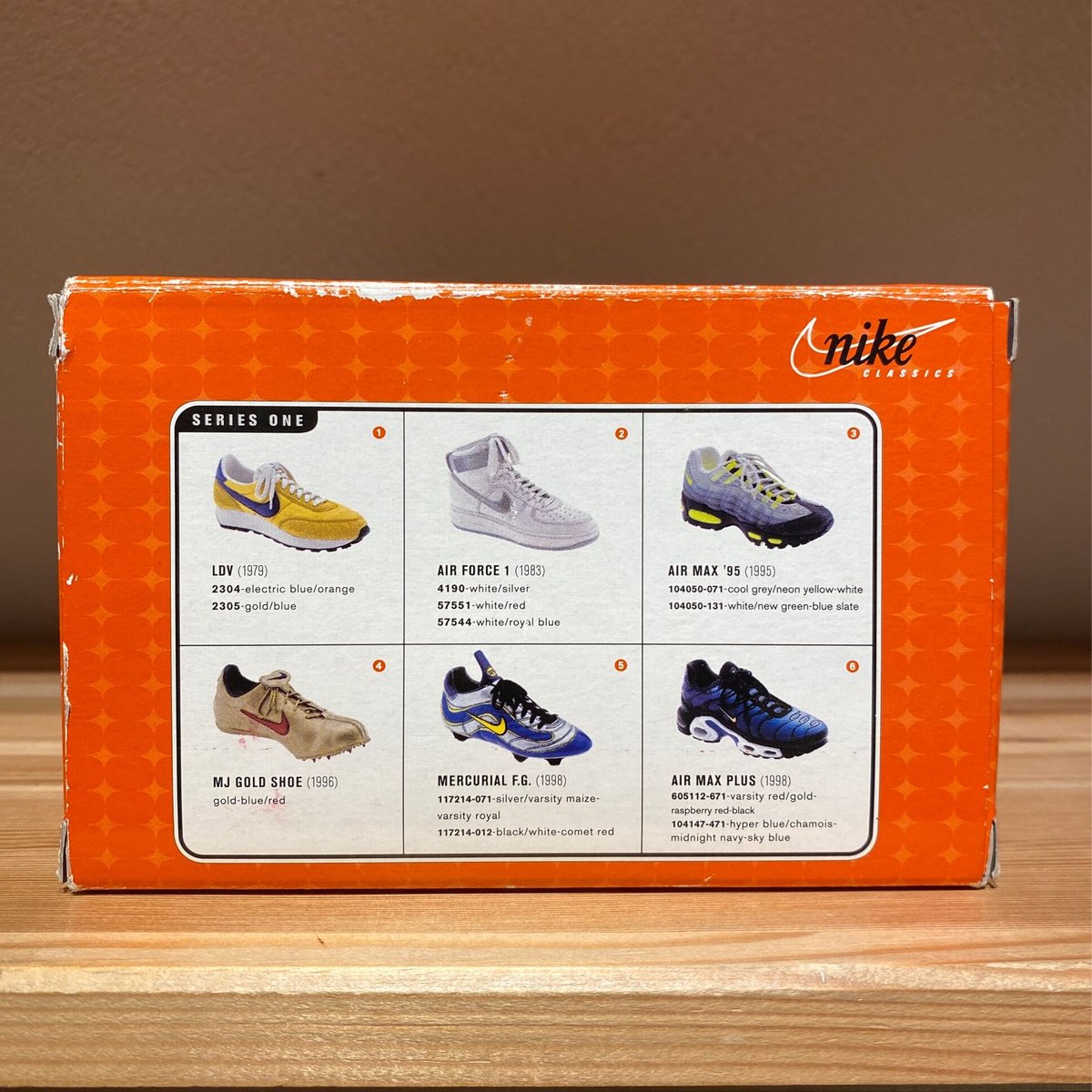 NIKE CLASSICS LDV のフィギュアです NIKE CLASSICS LDV のフィギュアです