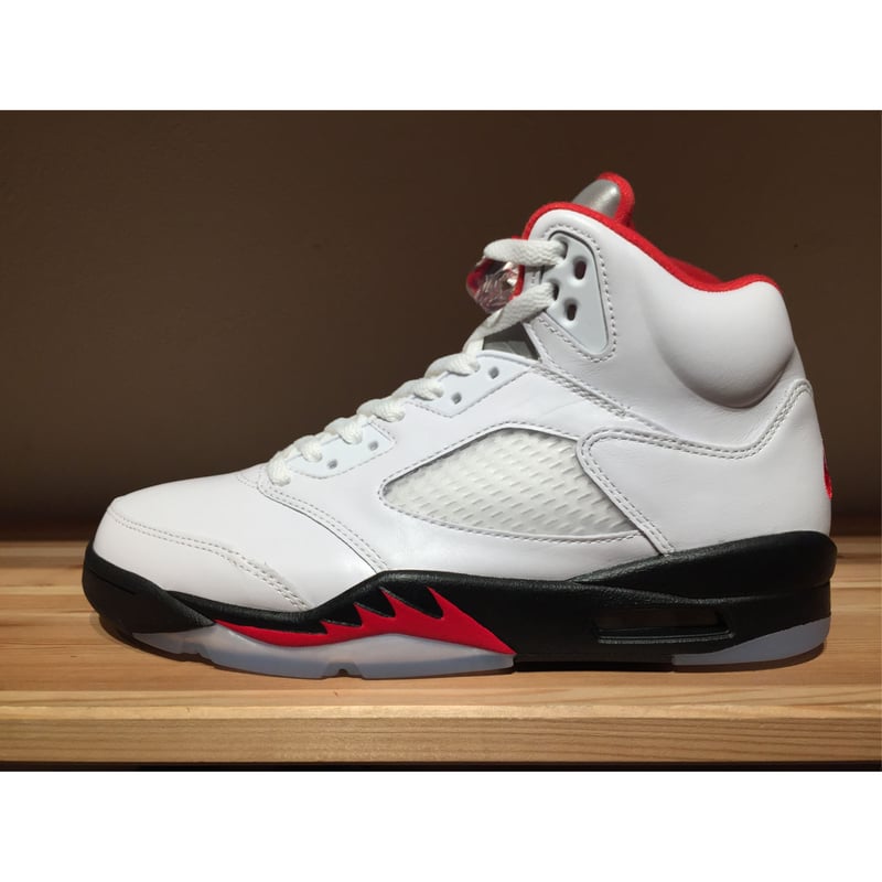 靴 Nike Air Jordan 5 Retro OG Fire Red Air Jordan 5 Retro Low 'Fire Red' Release Date. Nike SNKRS
