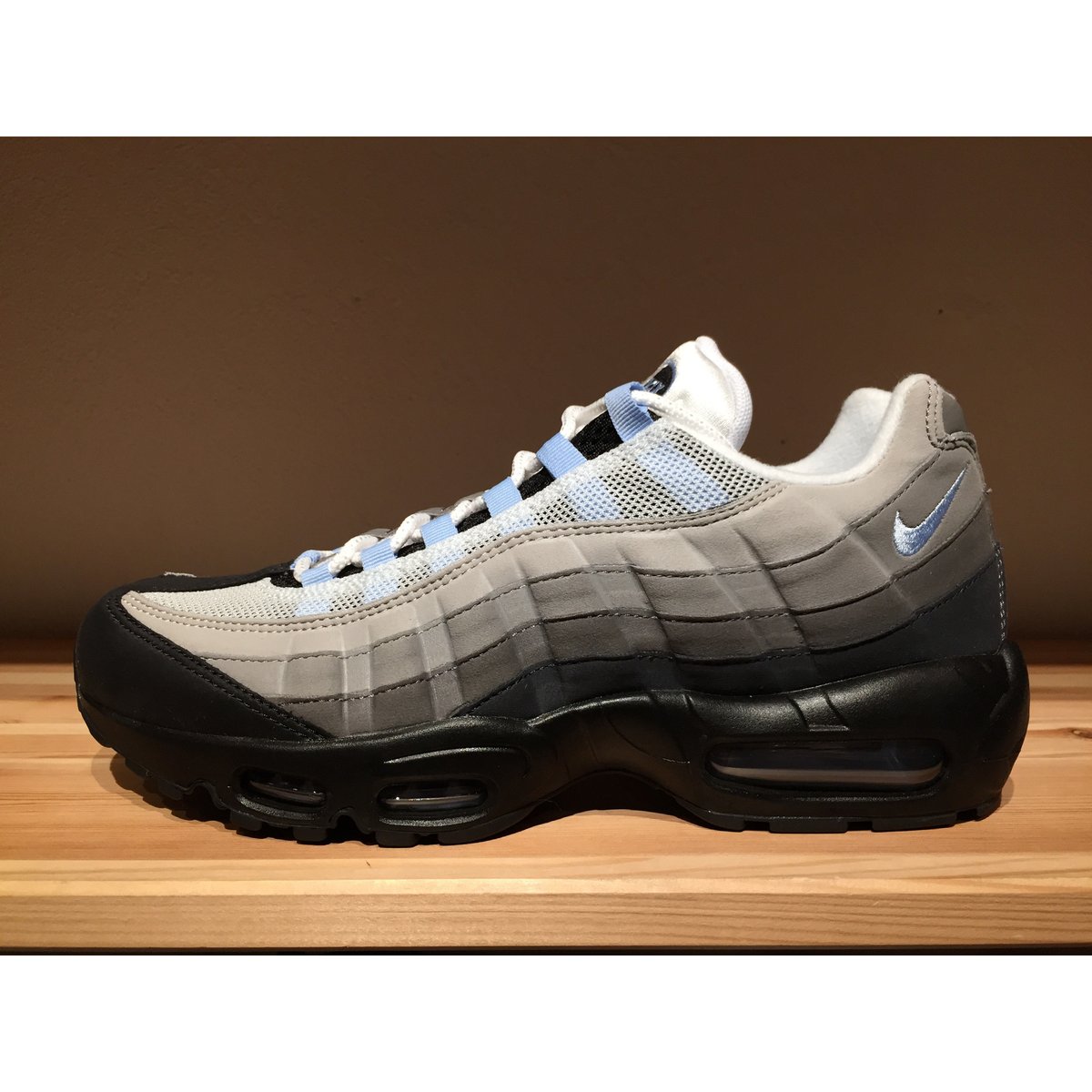 日本未発売！Wmns Air Max 95 SE 'Pure Platinum