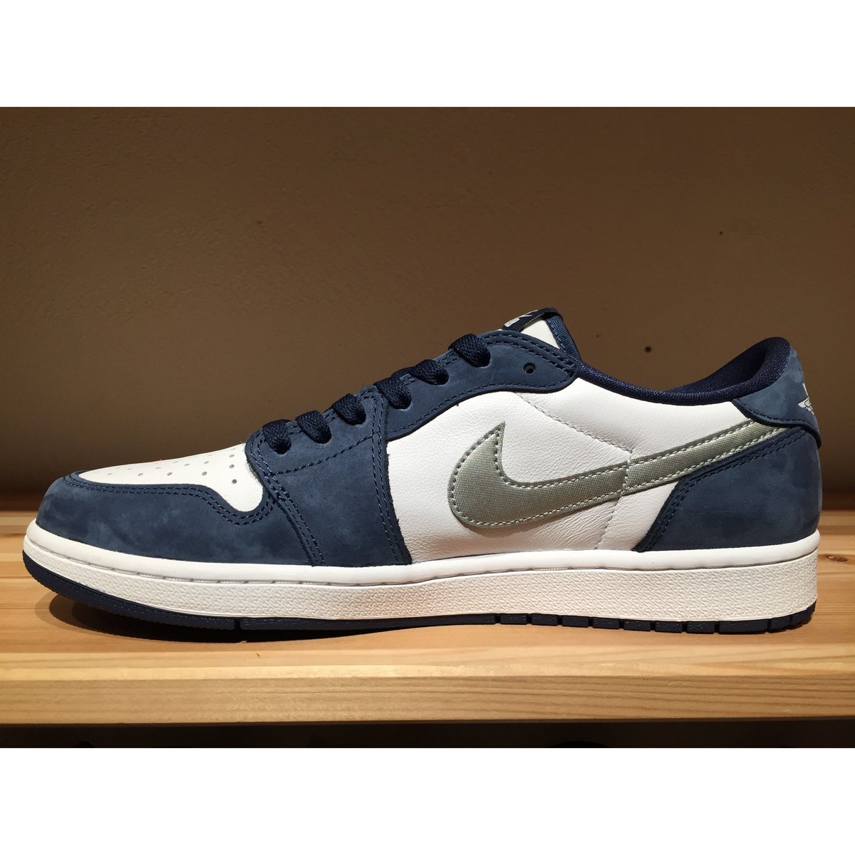 ☆ERIC KOSTONコラボ - NIKE SB AIR JORDAN 1 LOW QS |