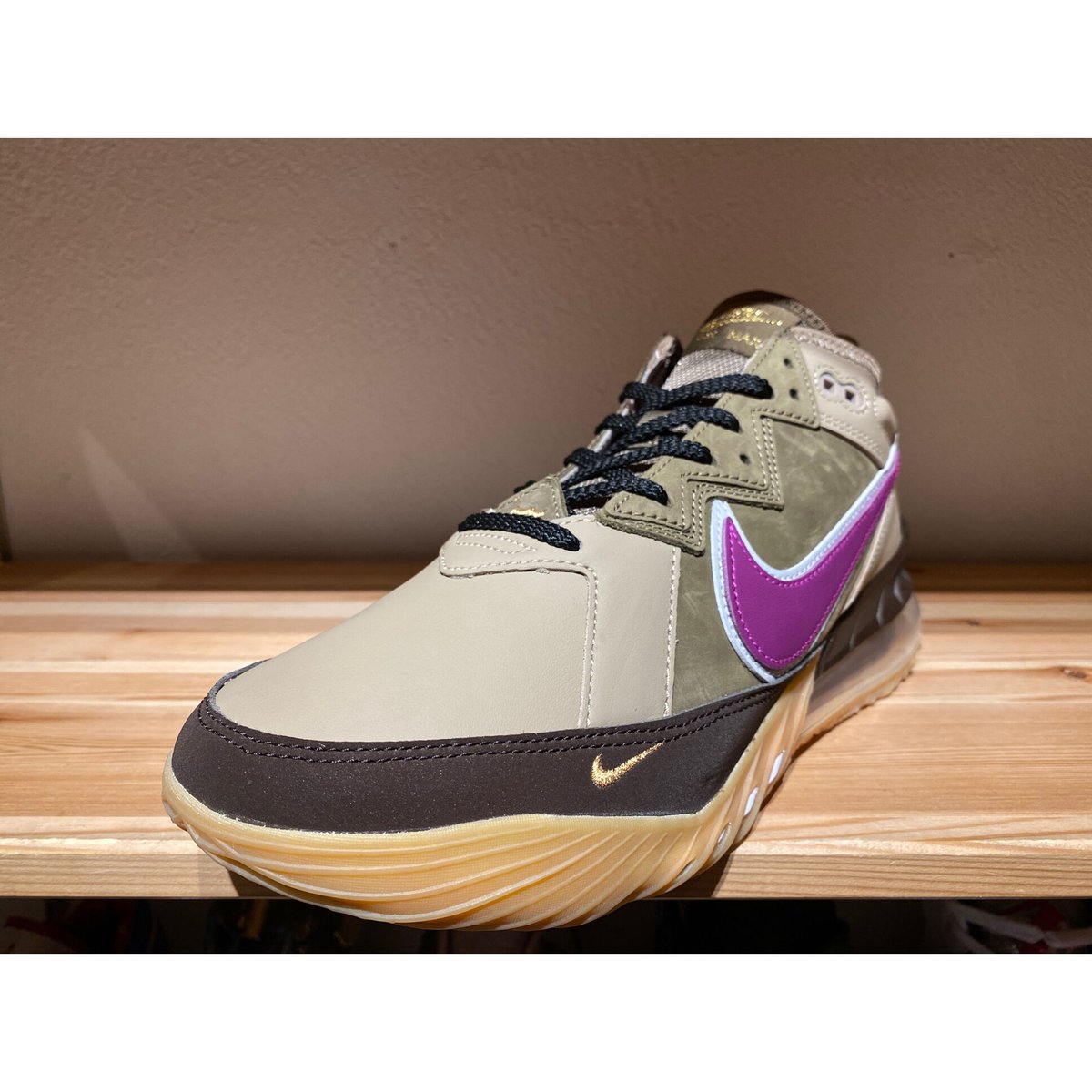 ☆atmosコラボ・VIOTECH - NIKE LEBRON XVIII LOW NRG |