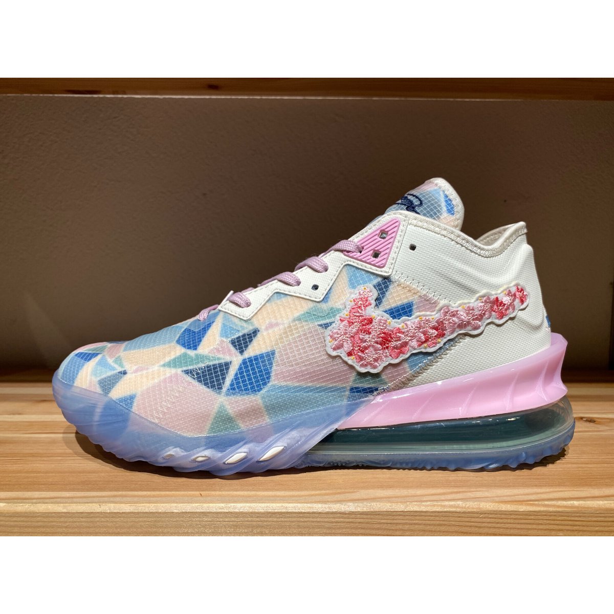 ☆atmosコラボ・CHERRY BLOSSOM - NIKE LEBRON XVIII LO