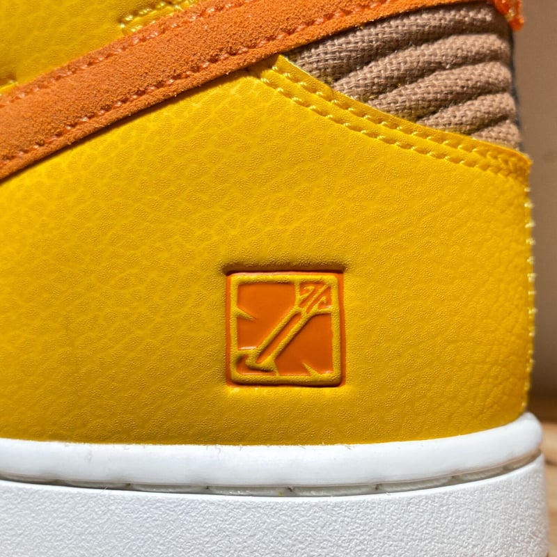 ☆Somos Familia - NIKE DUNK HI PRM | 9H9H NAHANAHA