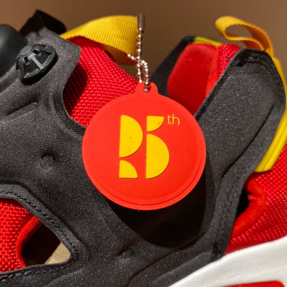 香港返還記念モデル Reebok INSTA PUMP FURY 27-