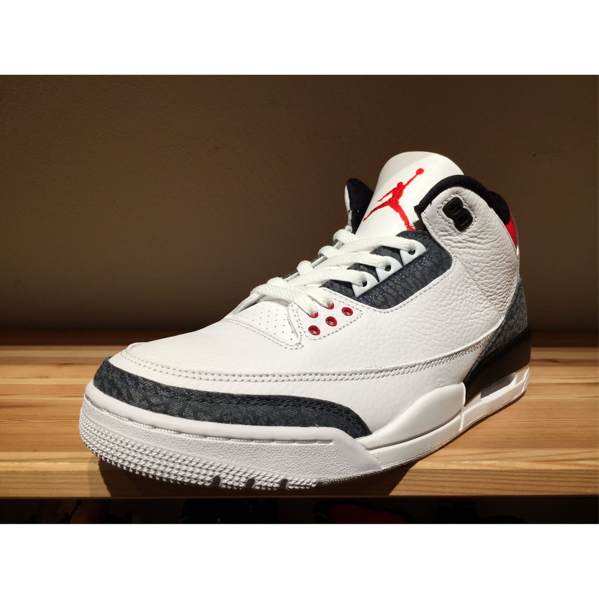 【新品未使用】Air Jordan 3 レトロ26.5cm ☆日本未発売 - NIKE AIR JORDAN 3 RETRO SE | 9H9H NAHA