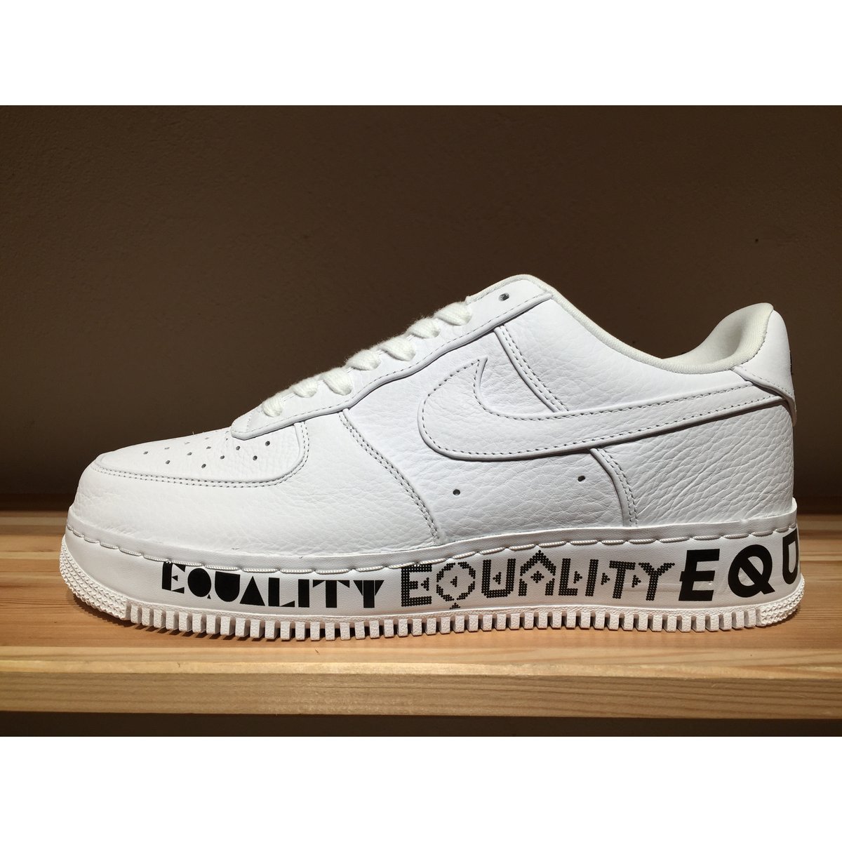 Air shop forces equality