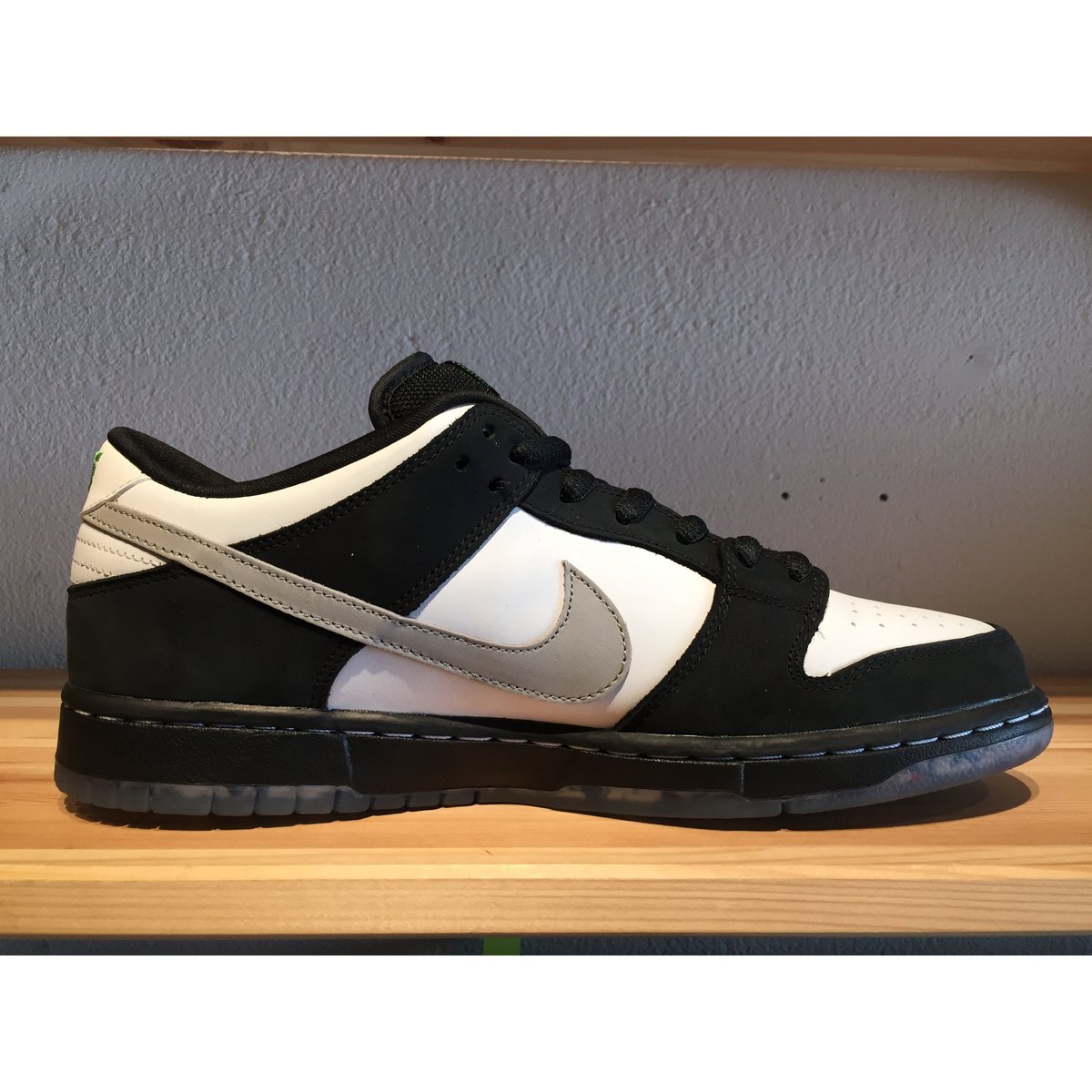 staple nike pigeon コラボ パンダ ぬいぐるみ Staple x Nike SB Dunk