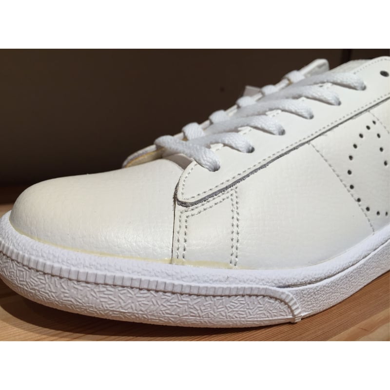 サンフレッチェ広島NIKEコラボスニーカー　TENNIS CLASSIC サンフレッチェ広島NIKEコラボスニーカー TENNIS CLASSIC - メルカリ