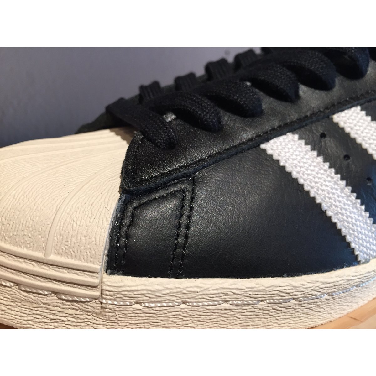 【新品未使用タグ付✨】アディダス スーパースターOG 天然皮革仕様 新品未使用タグ付✨】アディダス スーパースターOG 天然皮革仕様