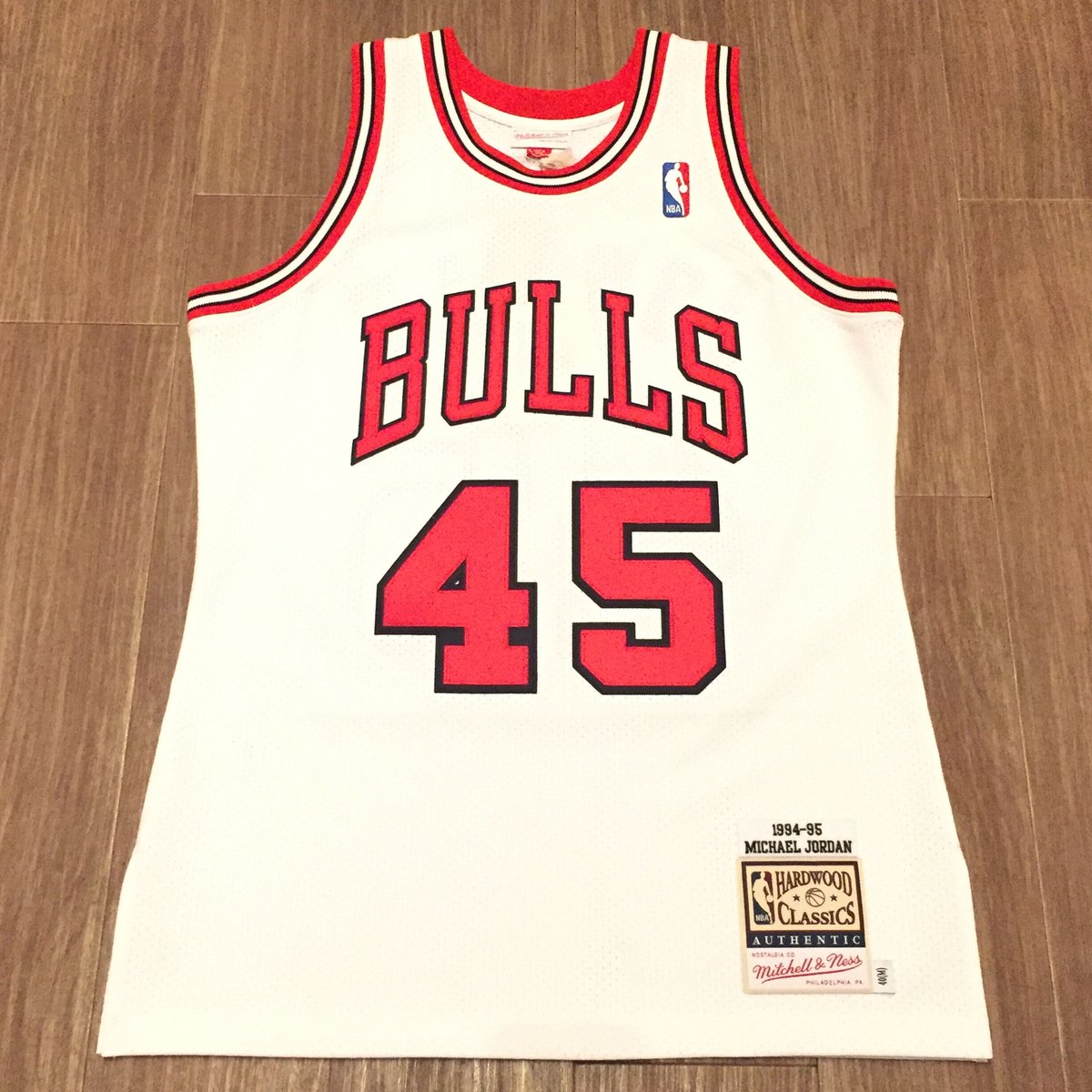 マ*ロ様 超希少Mitchell & Ness Bulls Jordan ユニホ 100% Authentic Michael Jordan Mitchell Ness 94 95 #45 Bulls