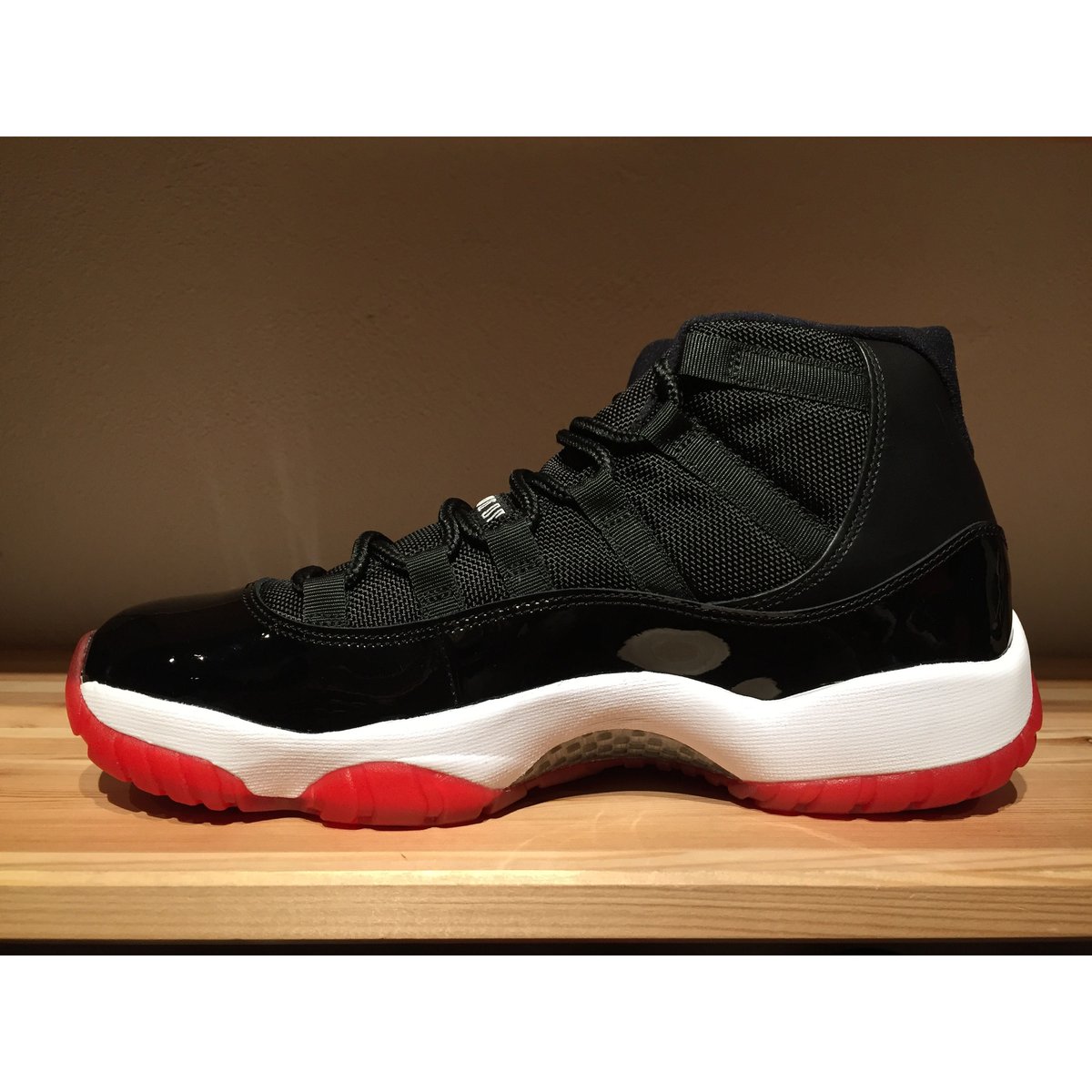 ☆BRED - NIKE AIR JORDAN 11 RETRO (2012年発売) | 9H