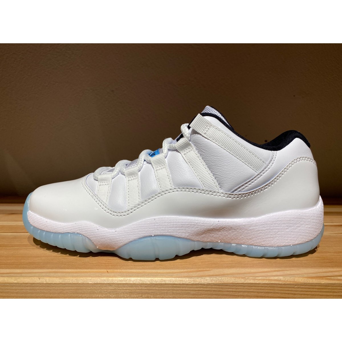 ナイキ エアジョーダン 11 RETRO LOW 28.5 Size 7.5 - Nike Air Jordan 11 Retro Low Snakeskin Green 528895-033