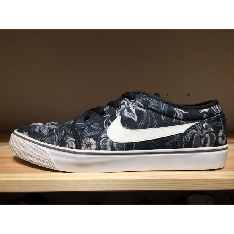 NIKE TOKI LOW 25.0