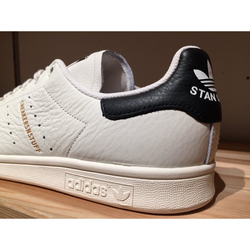 SNEAKERSNSTUFF ADIDAS STAN SMITH SN