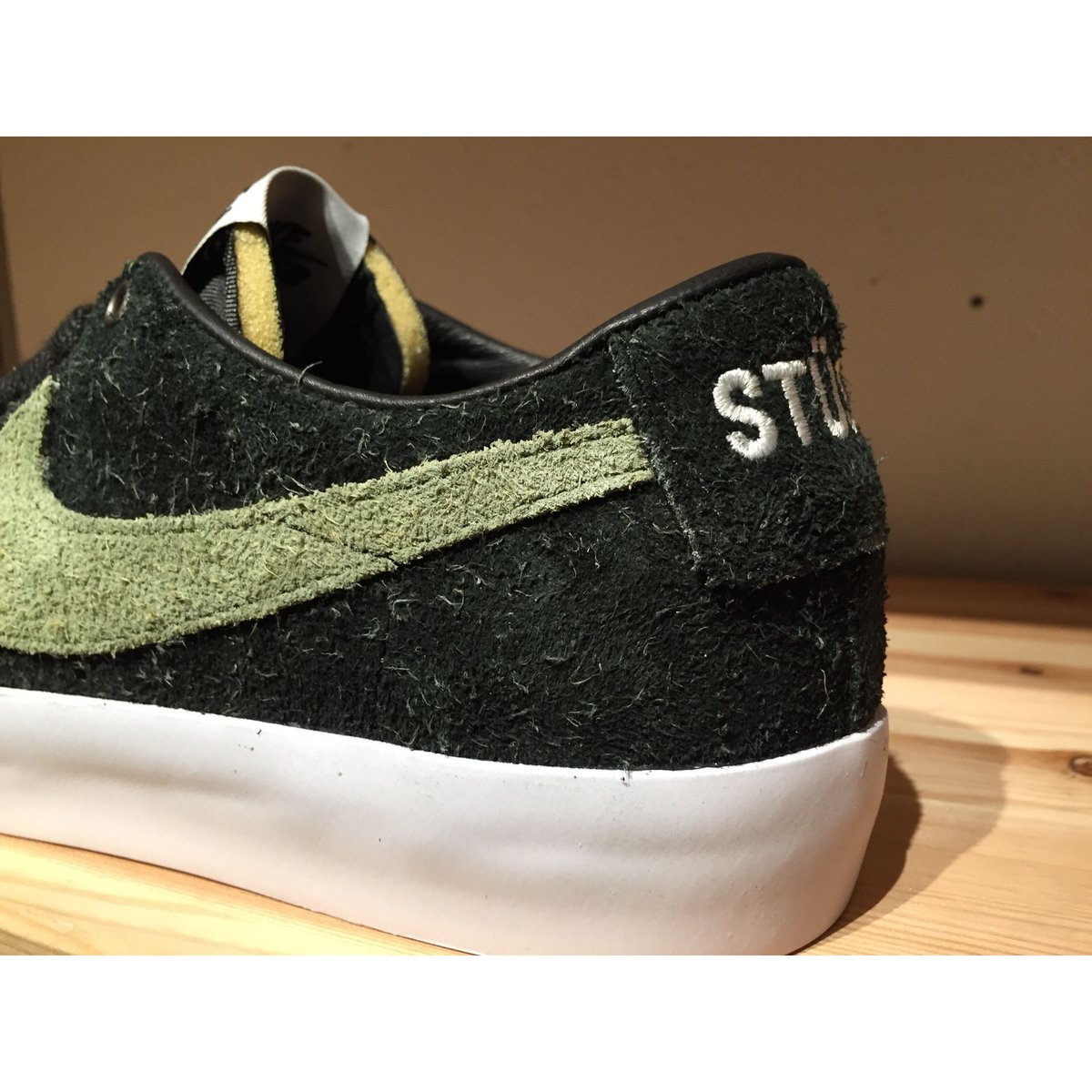 NIKE STUSSY SB ZOOM BLAZER LOW 28.5cm