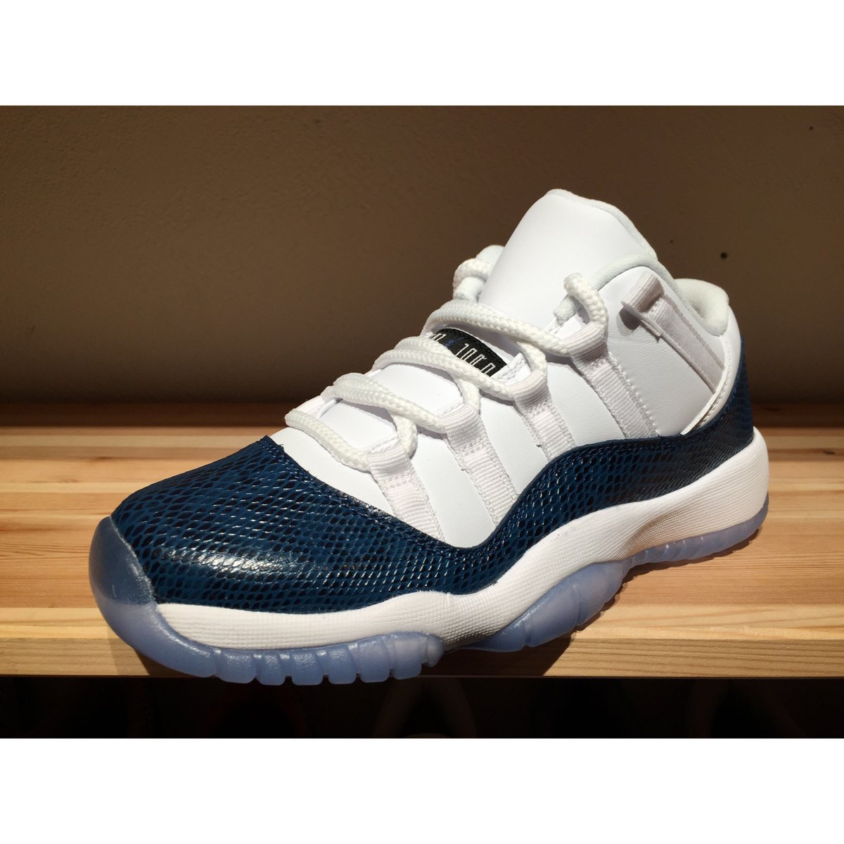 NIKE AIR JORDAN 11 RETRO LOW LE GS 24㎝