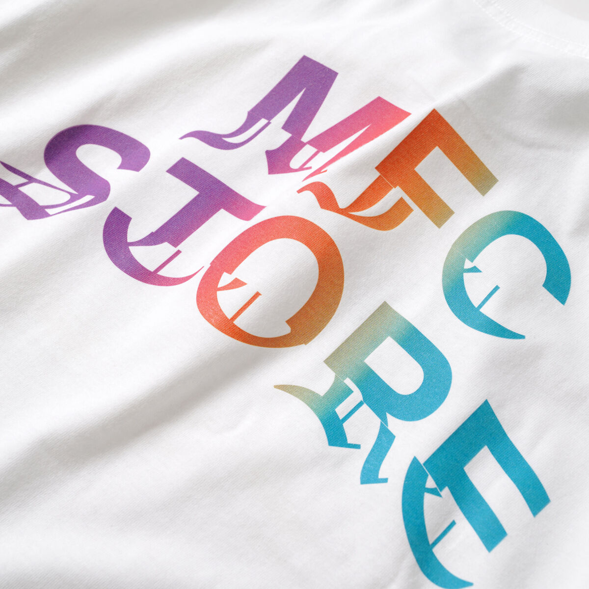 MFC STORE GRADATION ARCH LOGO S/S TEE - WHITE |...