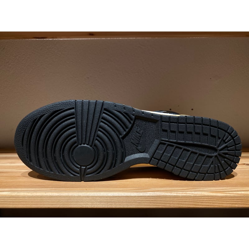 絵本・児童書 NIKE W DUNK HIGH SE NIKE Women's DUNK HIGH SE FIRST USE