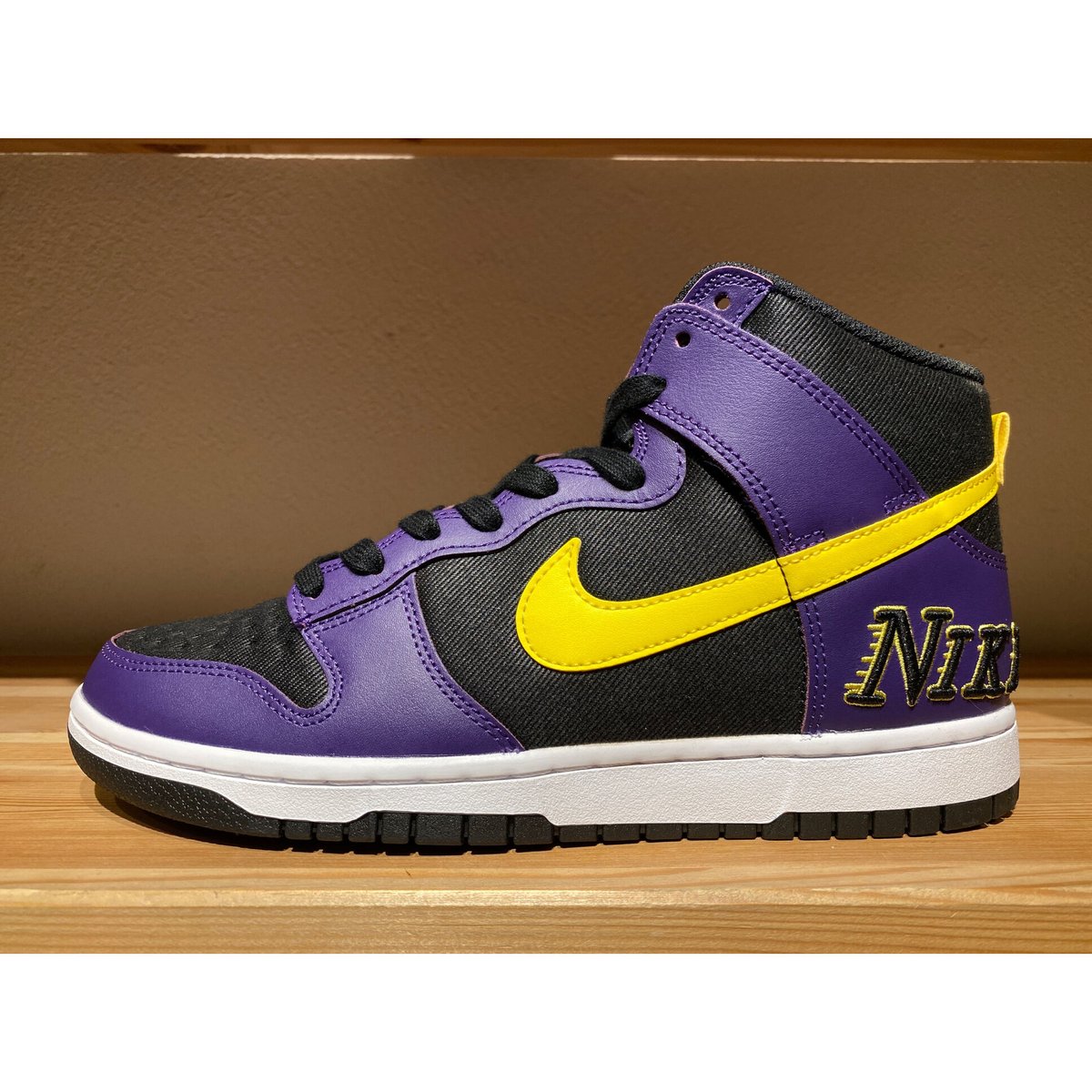 LOS ANGELES LAKERS - NIKE DUNK HI PRM EMB | 9H...