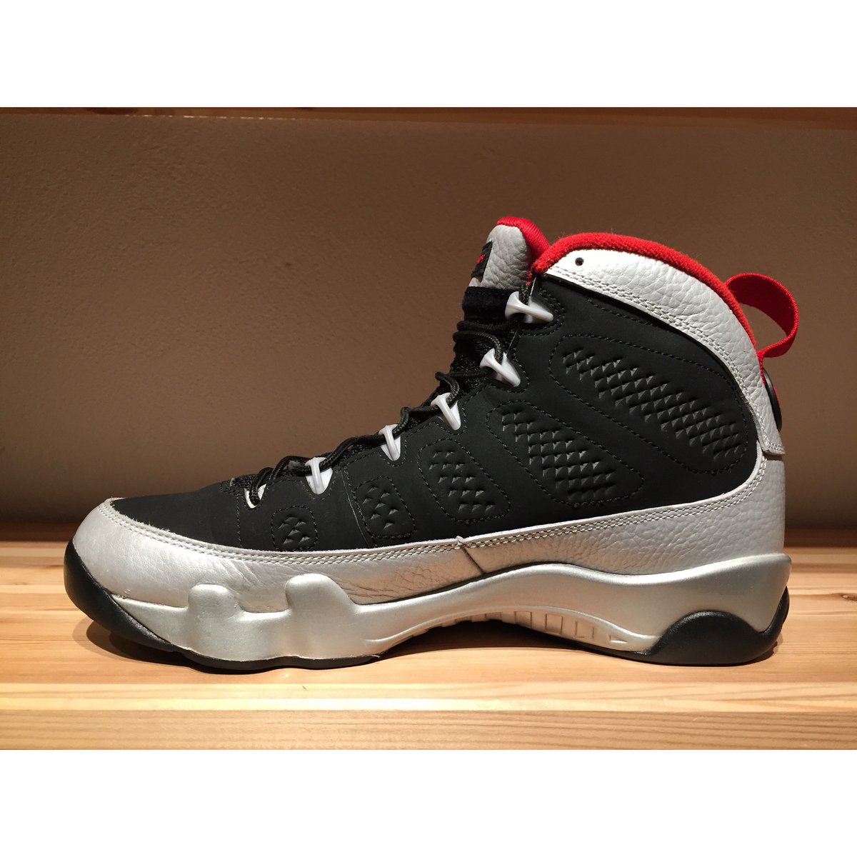 USED】NIKE AIR JORDAN 9 RETRO | 9H9H NAHANAHA