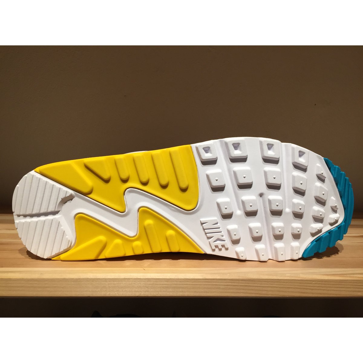 い*ん様 NIKE AIR MAX 90 BETRUE ほぼ履いてません 2025年最新】nike air max 90 betrueの人気アイテム - メルカリ