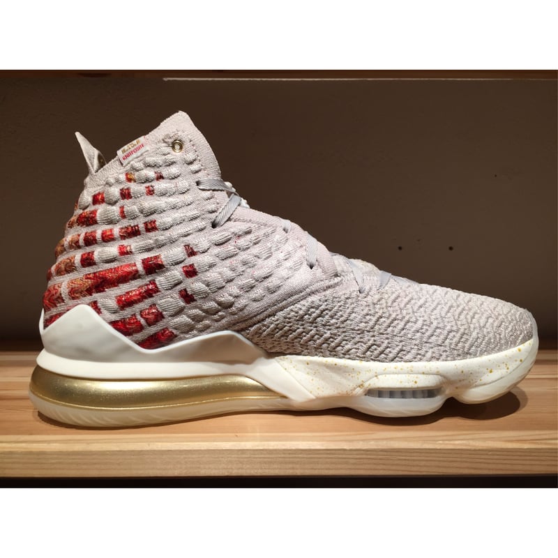 NIKE レブロン17 28.5 NIKE LEBRON XVII GRAFFITI の新品/中古フリマ(通販)｜スニダン