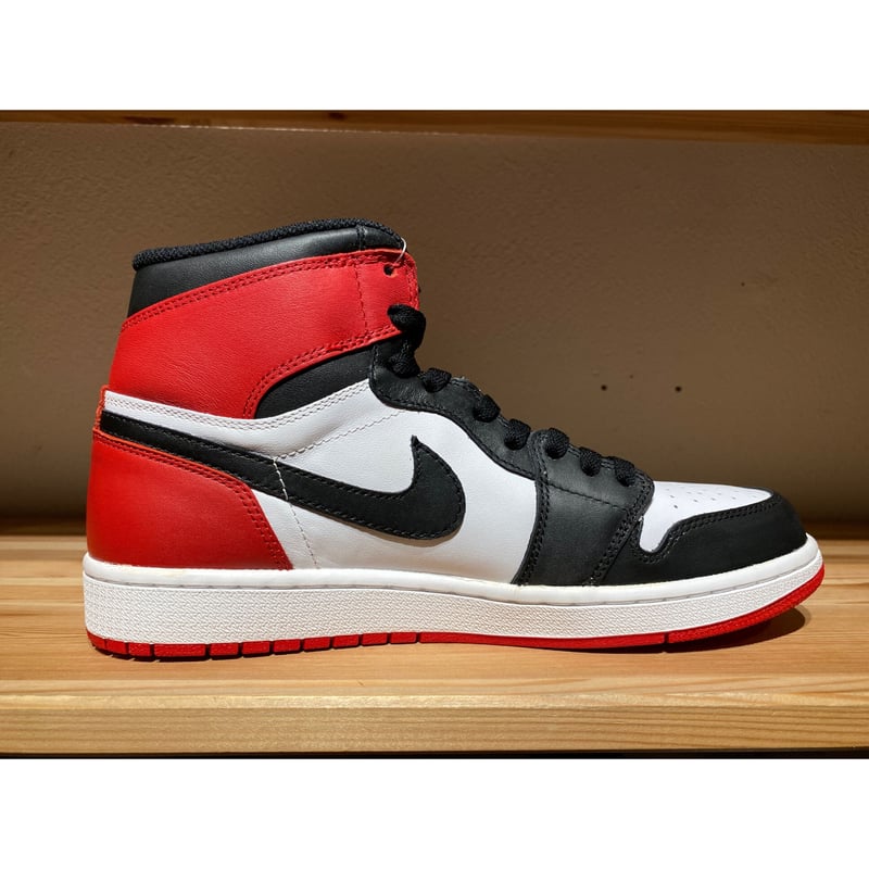 Air jordan 1 retro high black toe sales