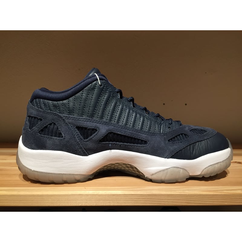 シューズ(男性用) AIR JORDAN 11 LOW Amazon.com | Nike Men's Jordan 11 CMFT Low Basketball Shoes