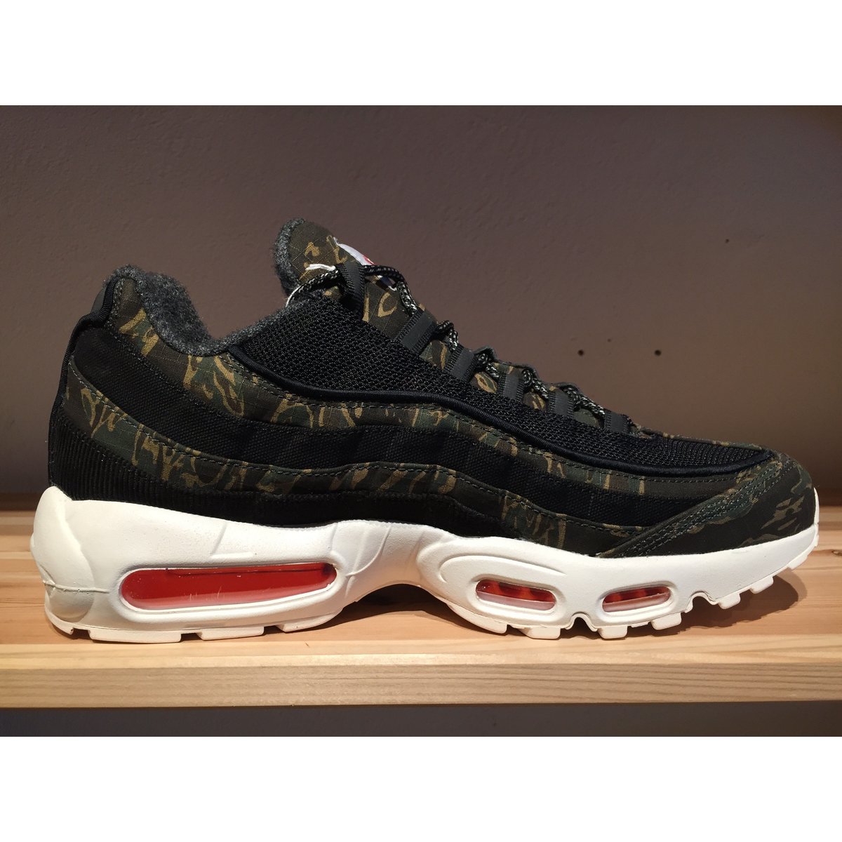 靴 Nike Air Max 95 WIP レンタル NIKE AIR MAX 95 WIP BLACK/TOTAL ORANGE-SAIL 28.0cm
