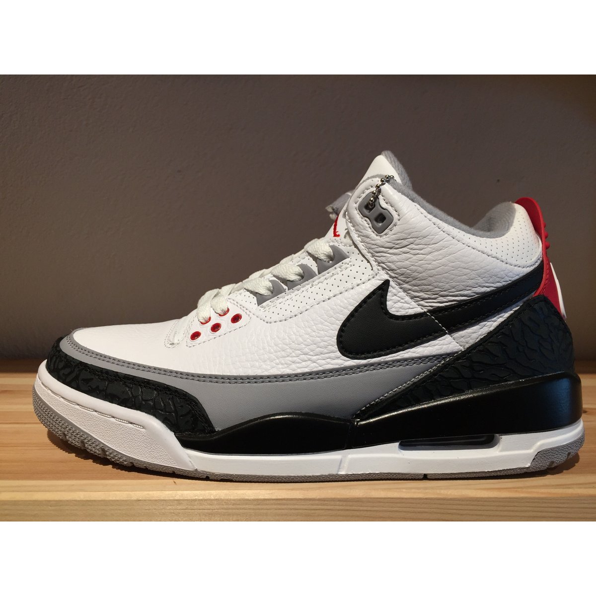 NIKE AIR JORDAN 3 RETRO TINKER NRG