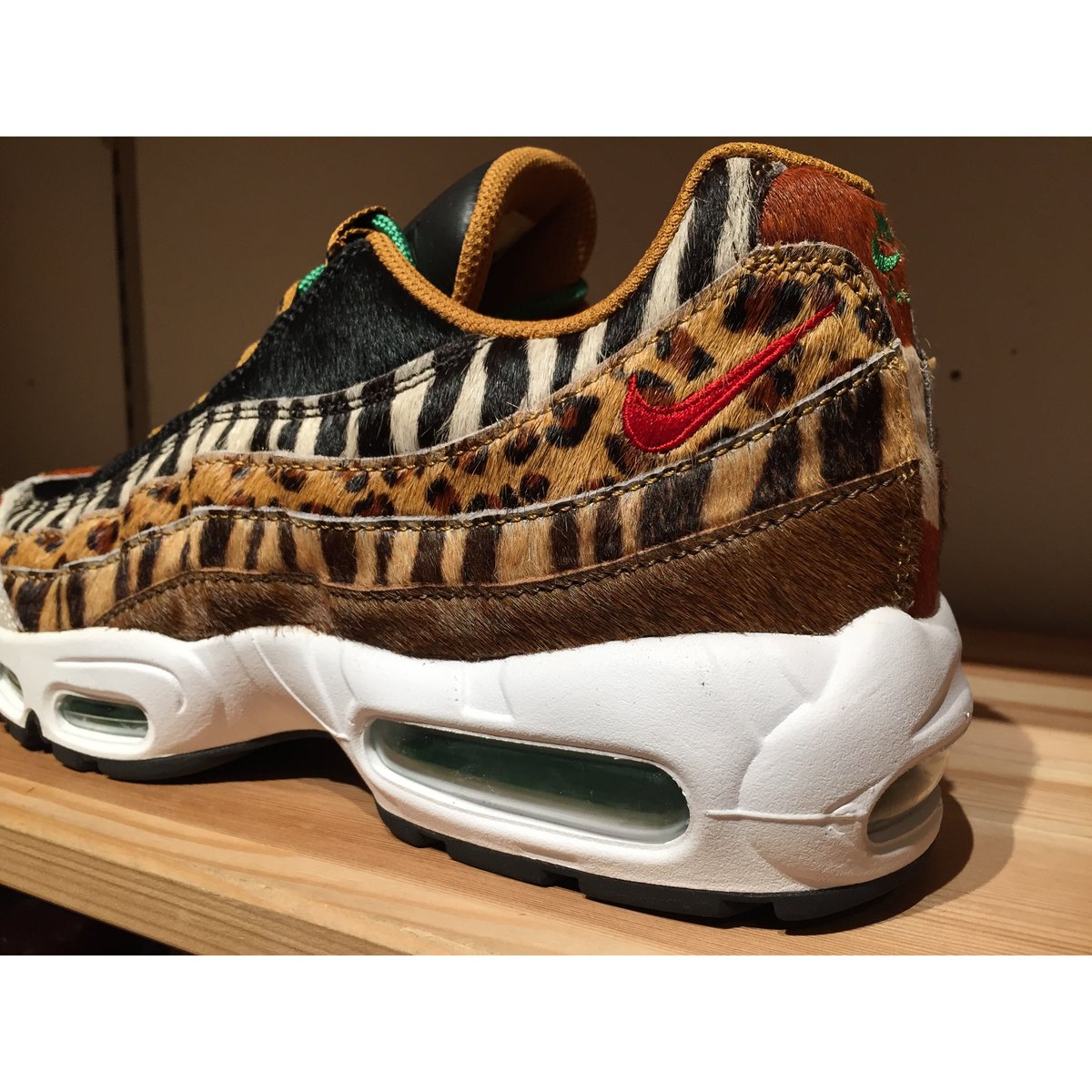Nike atmos 95 new arrivals