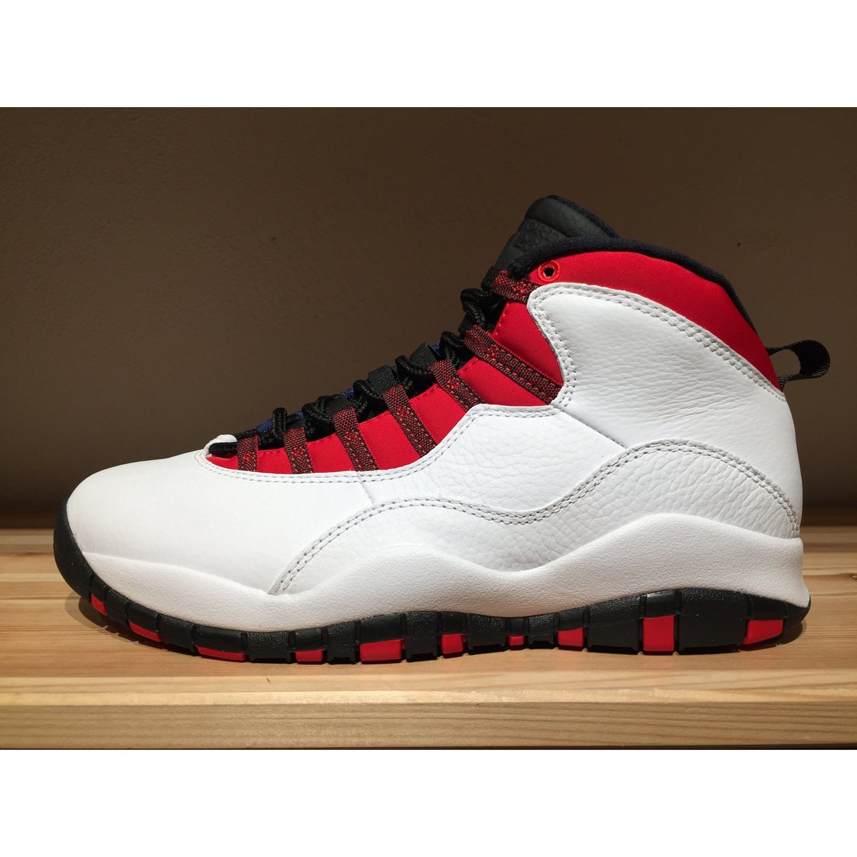 Air Jordan 10 ホワイト/レッド/ブルー Air Jordan 10 'White & Varsity Red' Release Date. Nike SNKRS