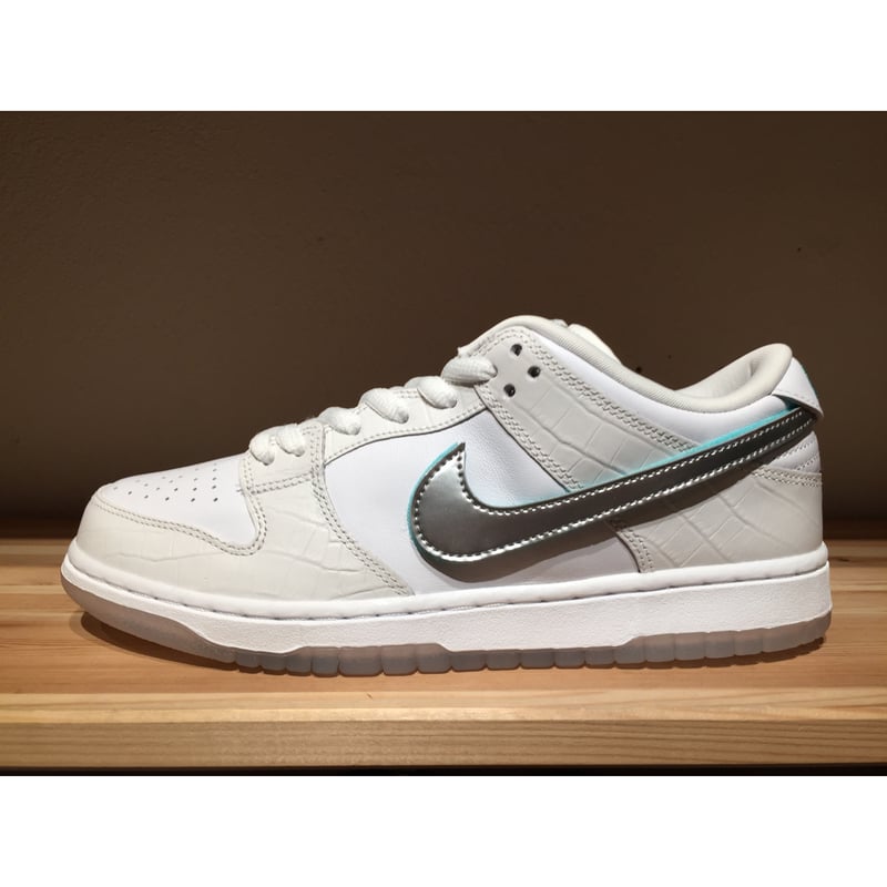 ✨セール品/大人用✨ナイキ 左利き用 DIAMOND Size 11.5 - Nike Diamond Supply Co. x Dunk Pro SB Low White