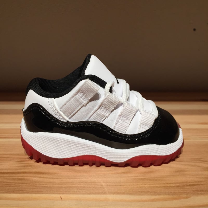 【美品未使用】NIKE AIR JORDAN 11 RETRO LOW NIKE JORDAN 11 RETRO LOW (TD) | 9H9H NAHANAHA