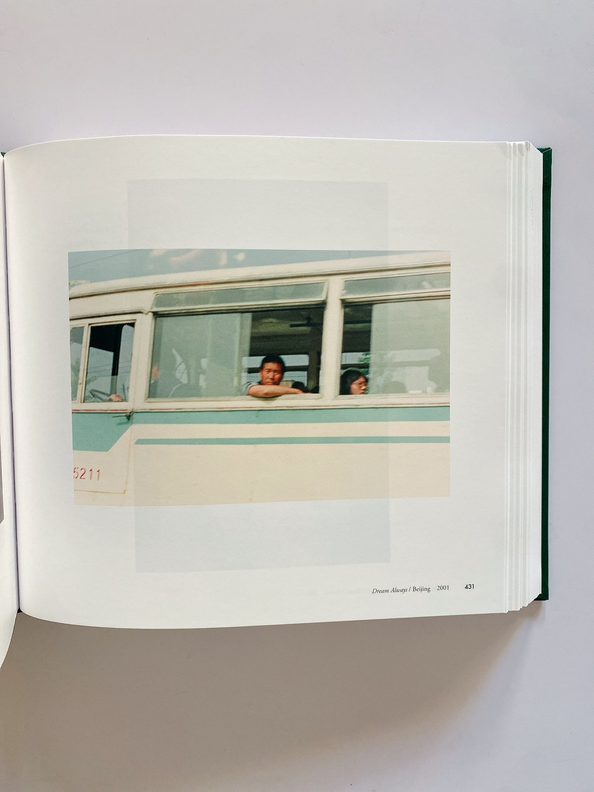 いつも世界は遠く、(直筆サイン入りポストカード付き） | BOOKNERD