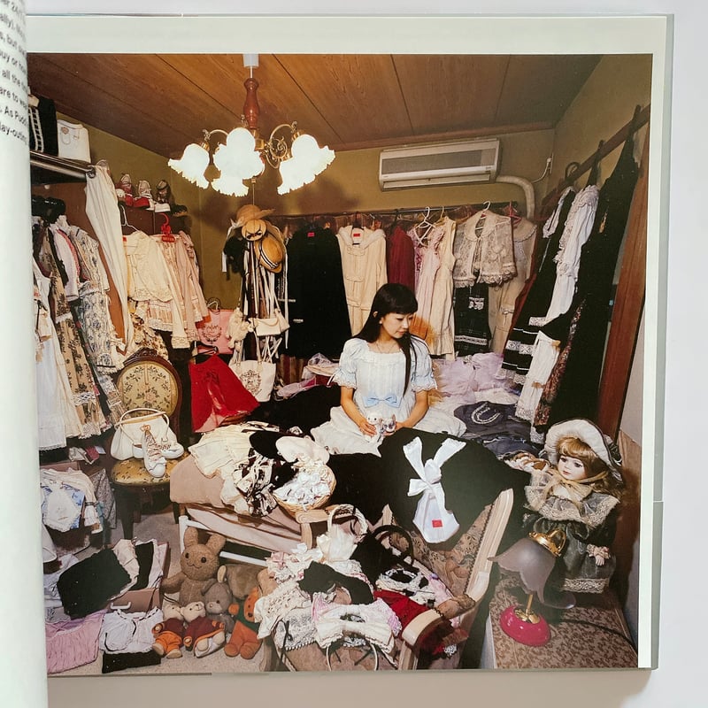 サイン本)HAPPY VICTIMS by Kyoichi Tsuzuki | BOOKNERD