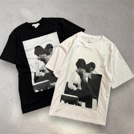 ミュージシャン PHOTO PRINT T-SHIRT CATEGORY T-SHIRT | THE BEACH GALLERY