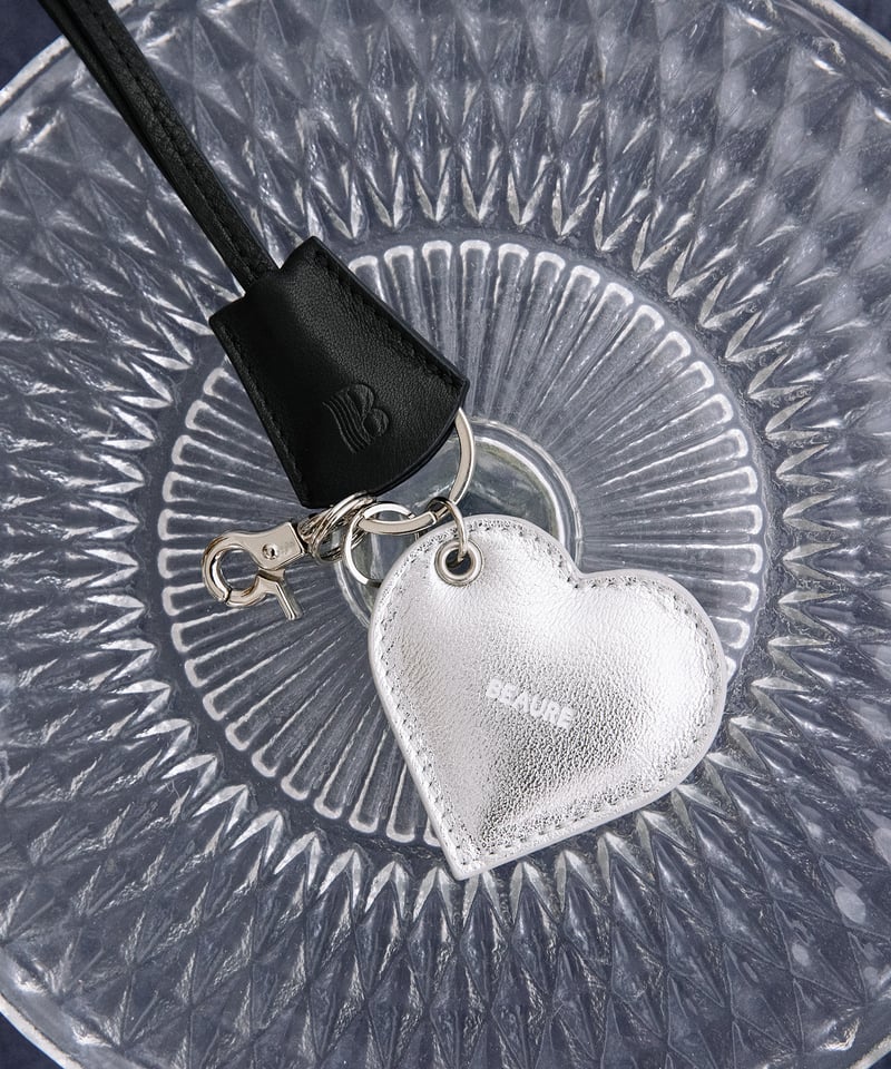 B-25405】 BEAURE レザー ハート チャーム コード | BEAURE OFFI