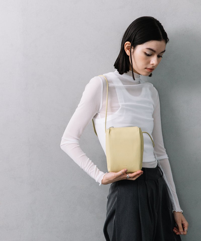 B-24073】BEAURE カウレザー オープンポケット付きぷっくり ミニ