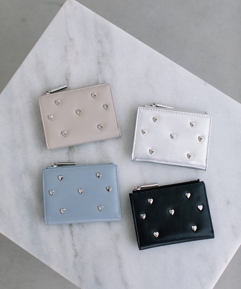 B-23530】BEAURE カウレザー ハートスタッズ二つ折りコンパクト